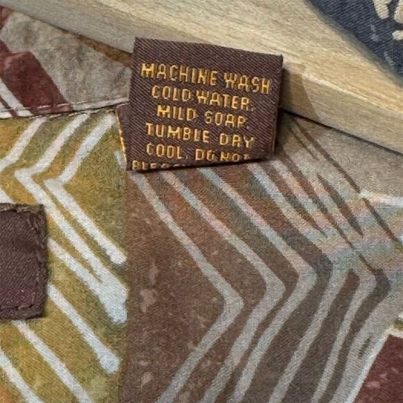 Tori Richard Hawaiian Shirt L Brown Turtle Tribal Print Aloha Button Up Cotton - Picture 8 of 8